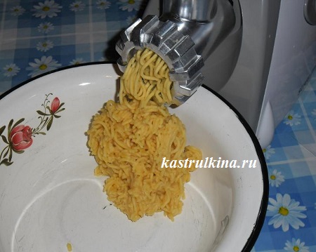 горох и картофель прокрутить через мясорубку